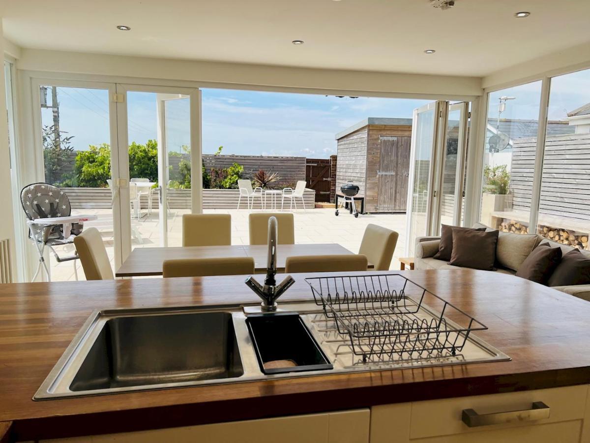 Pass The Keys Fabulous Beach Front Holiday Location Lydd Dış mekan fotoğraf