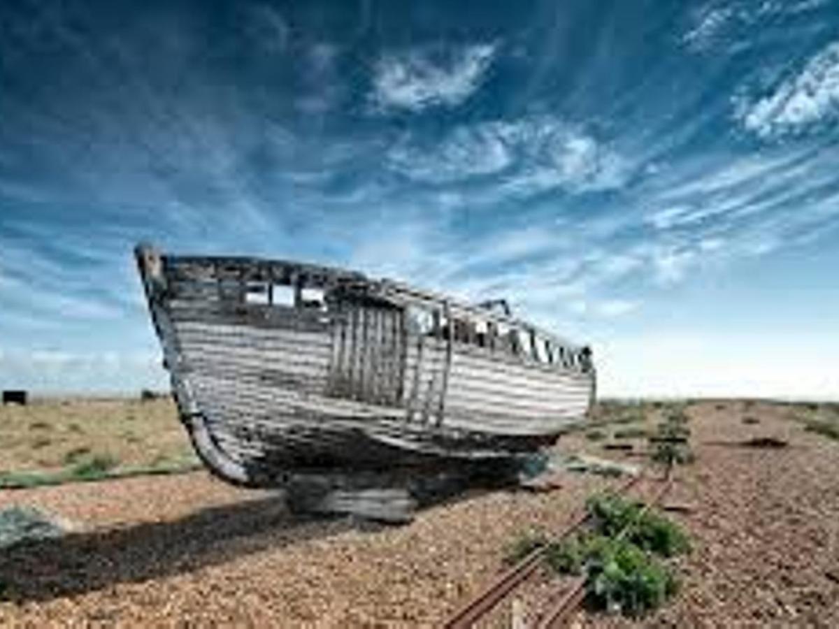 Pass The Keys Fabulous Beach Front Holiday Location Lydd Dış mekan fotoğraf